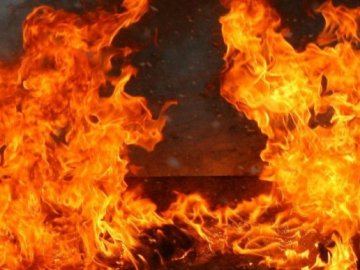 На Волині горіли два дерев’яні будинки