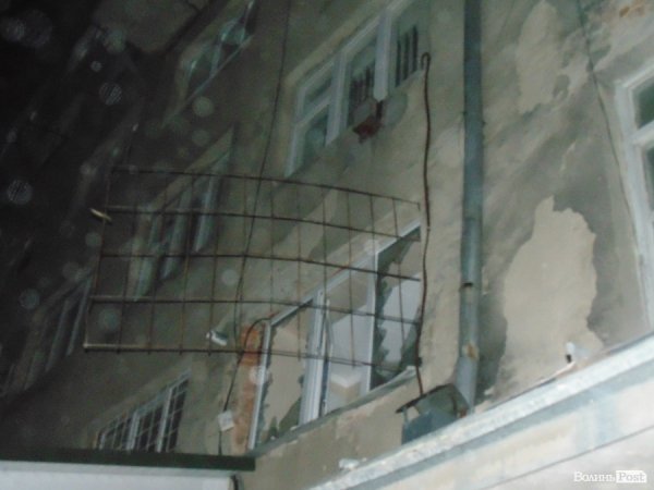 Активісти розгромили офіс Компартії у Луцьку. ФОТО