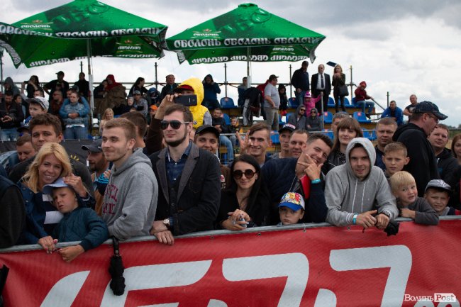 У Луцьку відбулися видовищні авто- і мотогонки. ФОТОРЕПОРТАЖ