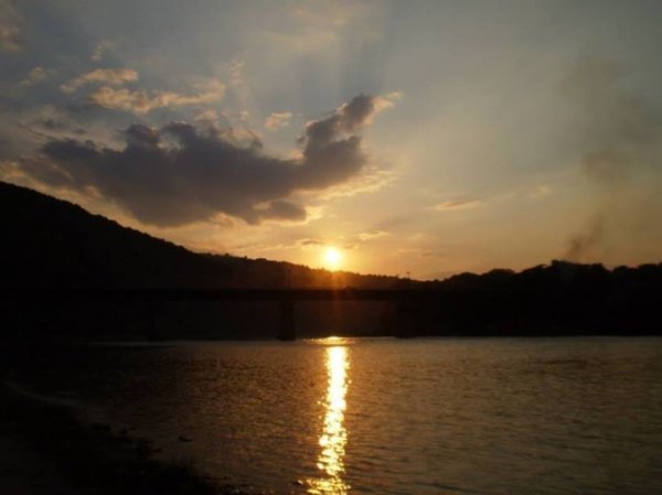 Подорож замками та іншими цікавинками України. Вечірній Дністер. Місто Заліщики, Тернопільська область 19.07.2013 Автор Богдан Бальбуза