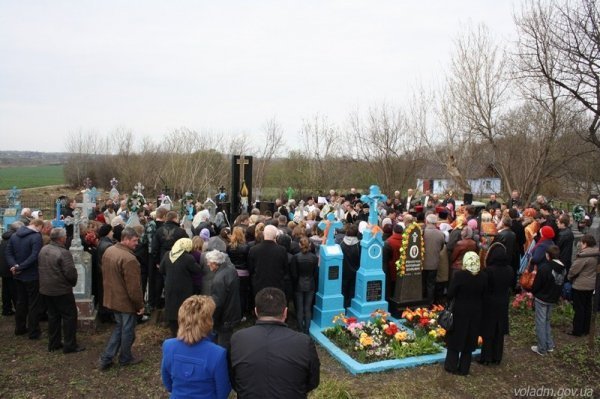 На Волині встановили пам’ятник загиблим українцям