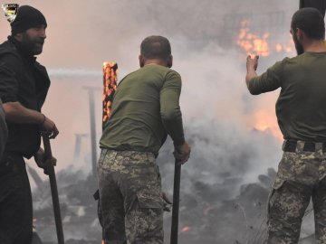 Волинські військові допомагають гасити пожежі в селах Луганщини. ФОТО