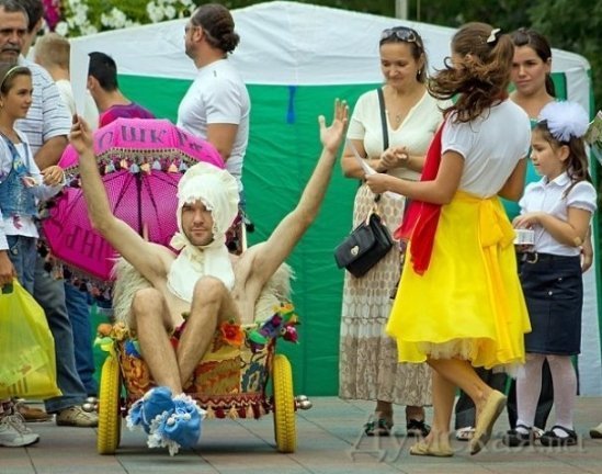 Парад дитячих візків в Одесі. ФОТО