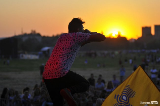 Захід сонця на «Бандерштаті»: 8 чарівних фото