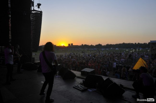 Захід сонця на «Бандерштаті»: 8 чарівних фото