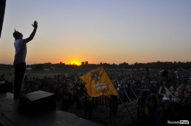 Захід сонця на «Бандерштаті»: 8 чарівних фото