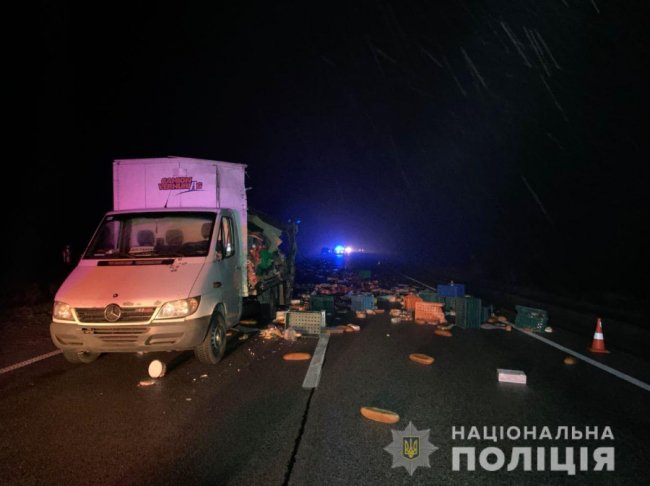 На Рівненщині  в автотрощі за участю двох вантажівок загинув чоловік. ФОТО