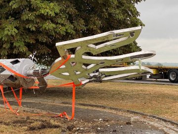 У Херсоні звалився найвищий флагшток області, встановлений до Дня Незалежності. ФОТО, ВІДЕО