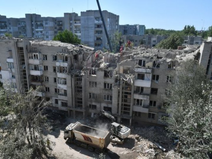 У Львові під завалами пʼятиповерхівки знайшли загиблого чоловіка