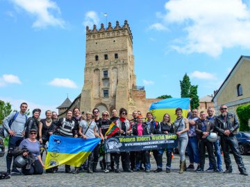 Леді на мотоциклах: у Луцьк приїхали байкерки з декількох країн. ФОТО