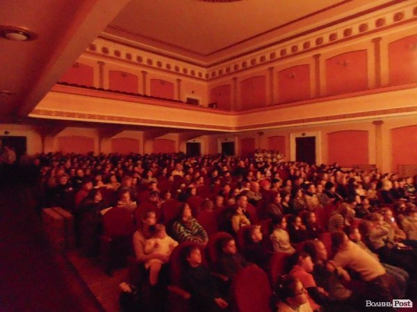 У Луцьку волонтери організували концерт. ФОТО