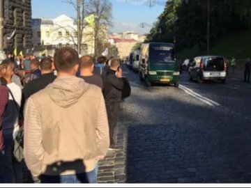 У Києві мітингують власники авто на єврономерах