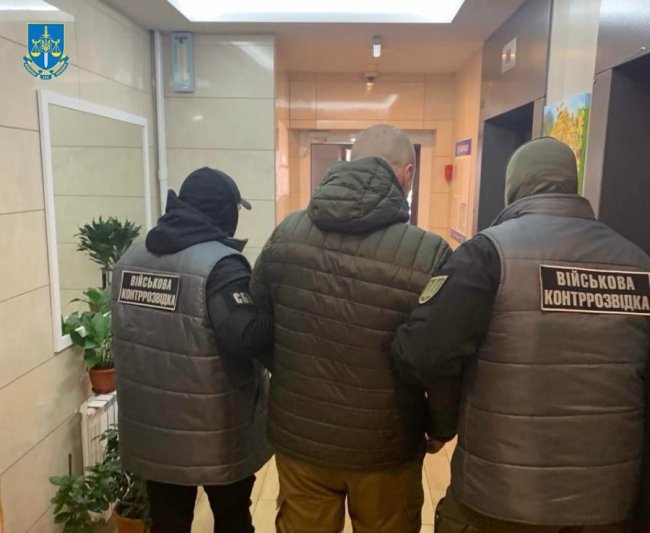 Посадовець Київської ОВА під виглядом капелана намагався шпигувати за українськими десантниками