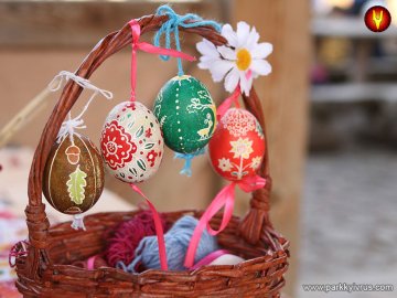 Утриматись від обіймів та прийому гостей: волинянам надали рекомендації щодо святкування Великодня