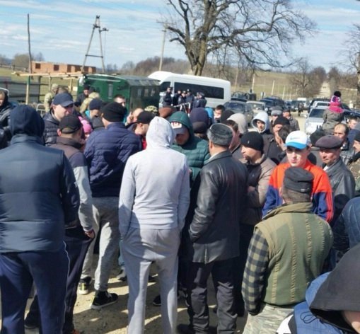 Обурені контрабандисти вийшли на акцію протесту