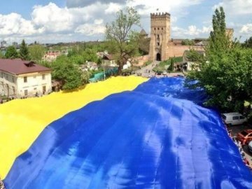 Україна святкує ювілей державного прапора