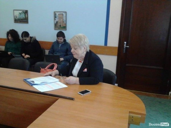 Луцьким підприємцям дозволять подавати звітність на папері. ФОТО