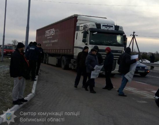 Львів’яни розблокували пункти пропуску, на «Ягодині» акція триває. ФОТО