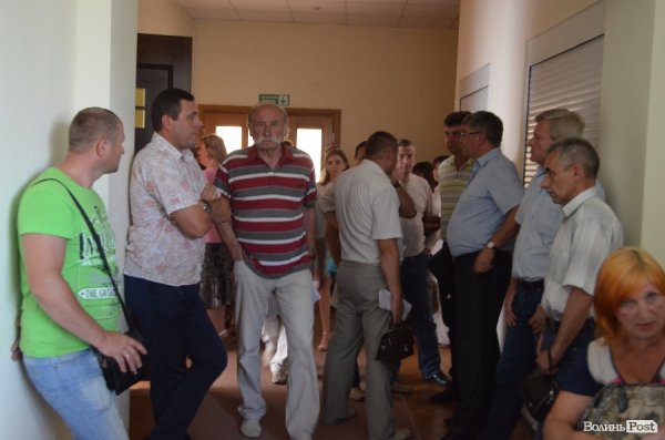 В Луцьку на проспекті Відродження хотіли звести будинок з порушеннями. ФОТО