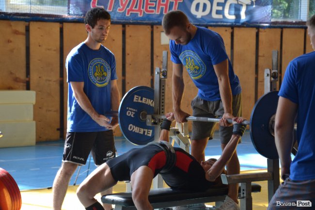 У Луцьку змагались пауерліфтери-ветерани. ФОТО
