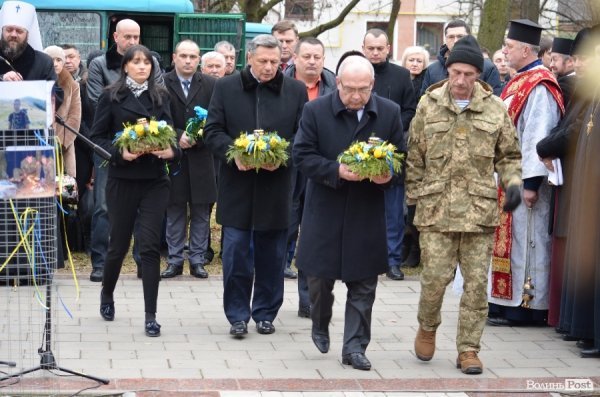 Герої не вмирають: піша хода Луцьком. ФОТО