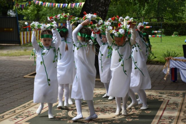 У Луцьку на території дитячого садочка з'явився ботанічний куточок. ФОТО