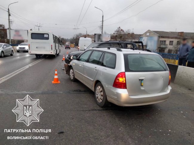 ДТП на мосту у Луцьку: поліція розповіла деталі. ФОТО