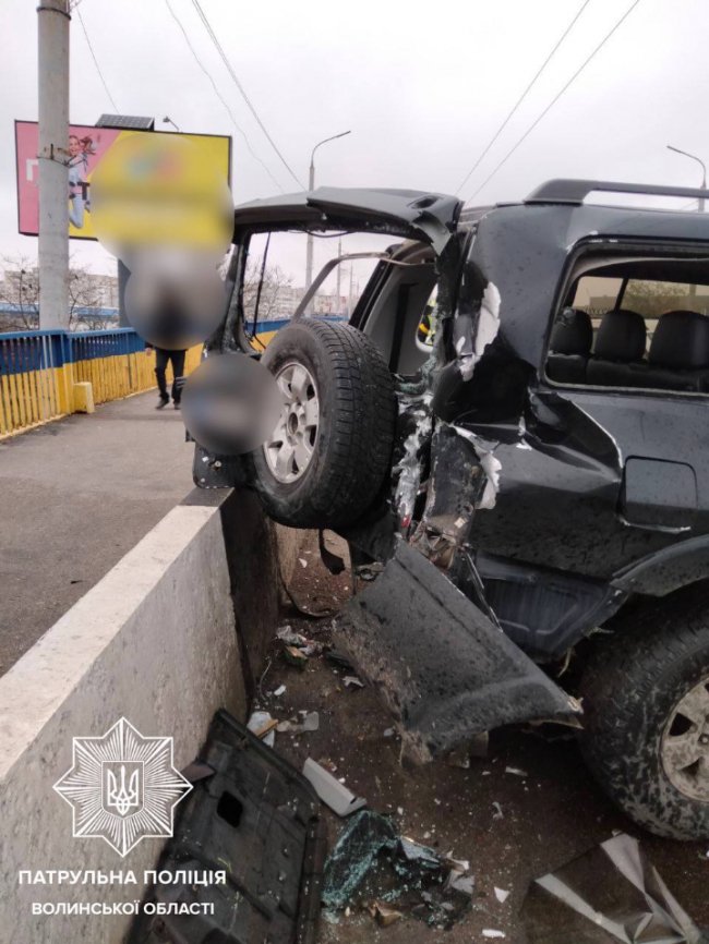 ДТП на мосту у Луцьку: поліція розповіла деталі. ФОТО