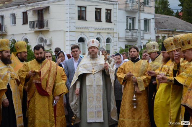 У Луцьку хресною ходою пройшли прихильники церкви Московського патріархату. ФОТО