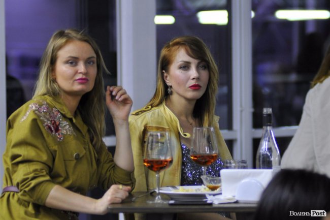 Свято краси і моди: як мийку в Луцьку перетворили на модний подіум