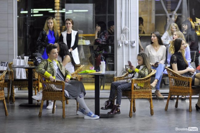 Свято краси і моди: як мийку в Луцьку перетворили на модний подіум