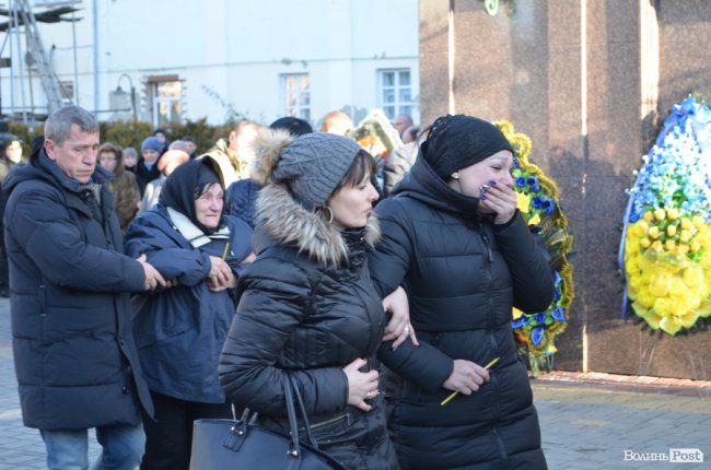 Загинув у день народження: Луцьк попрощався з воїном Віктором Лахаєм. ФОТОРЕПОРТАЖ
