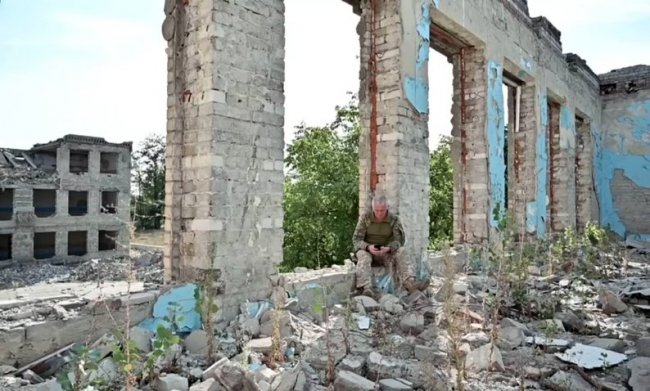 Покинув вчителювання, щоб захищати країну: історія військовослужбовця 100 ОМБр