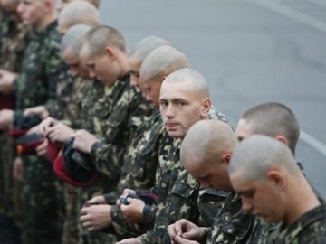 Волинські юнаки не квапляться до армії
