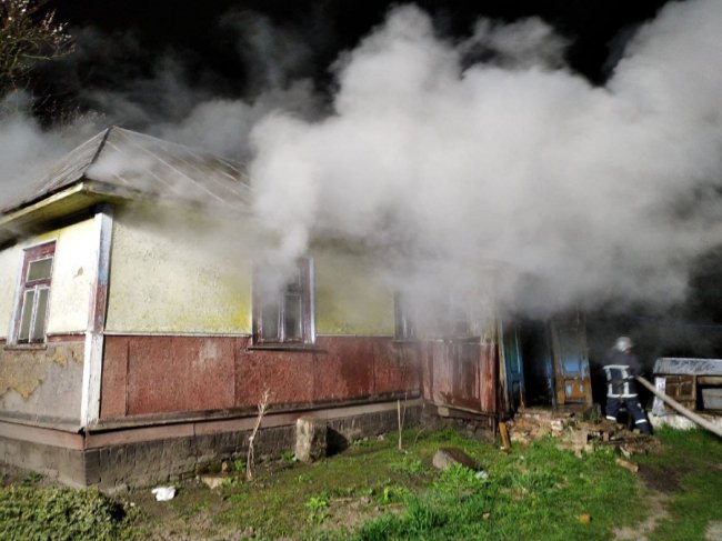 На Волині за минулу добу пожежники рятували від вогню два дерев’яні будинки