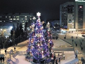 Прикрашання новорічних ялинок у Луцьку коштує 150 тисяч