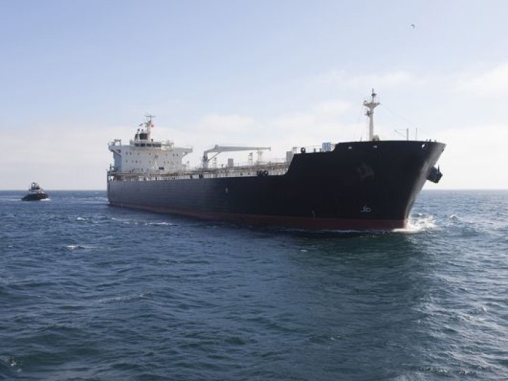 Україна ввела санкції проти 700 танкерів «тіньового флоту» , - Зеленський