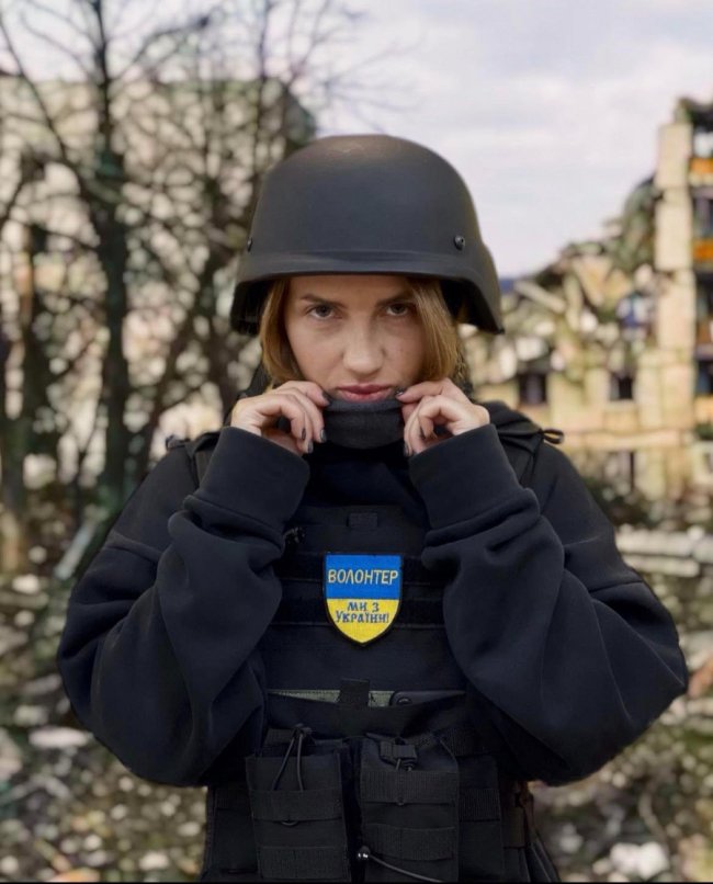 Раніше мама просила носити шапку, а зараз – «бронік»: волинянка волонтерить на прифронтових територіях