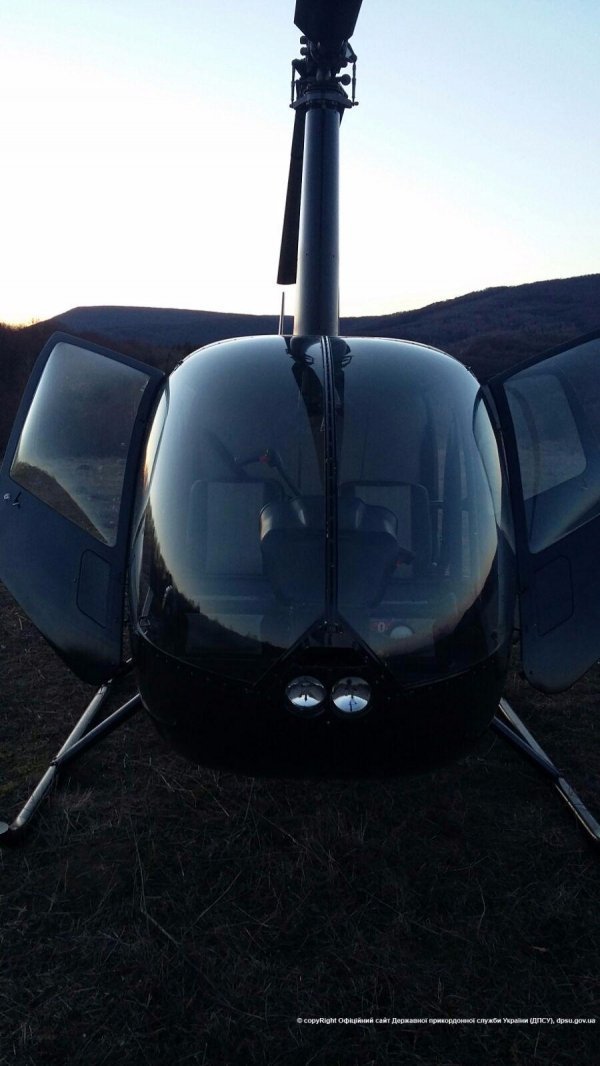 Прикордонники на Закарпатті зі стріляниною затримали гелікоптер. ФОТО
