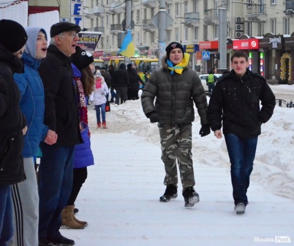 У Луцьку побудували «живий ланцюг». ФОТО