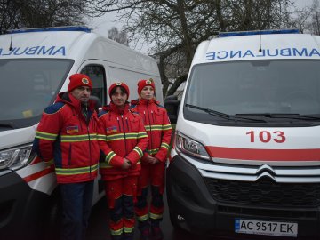 Повідомили, які райони Волині отримали нові автомобілі швидкої допомоги