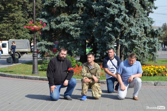 «Був сміливим, добрим і завжди допомагав»: у Луцьку попрощалися з Героєм Юрієм Лавренчуком. ФОТОРЕПОРТАЖ