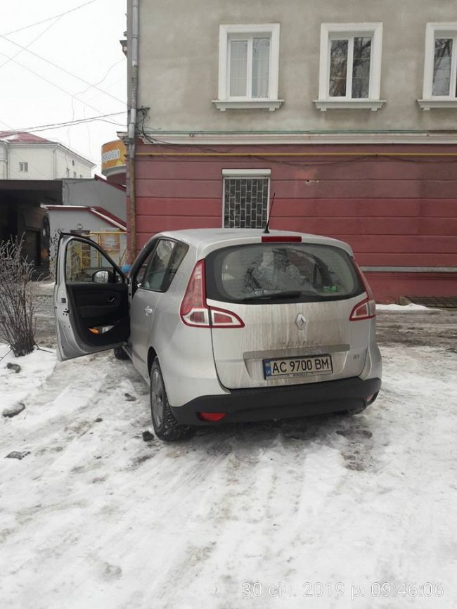У Луцьку муніципали активно ловлять  «автоандонів». ФОТО 