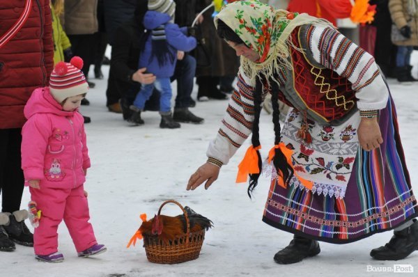 Різдвяне дійство в центрі Луцька: діти