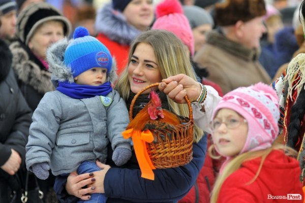 Різдвяне дійство в центрі Луцька: діти