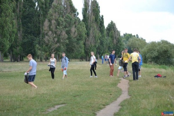 Як молодь прибирала Ковельське водосховище. ФОТО