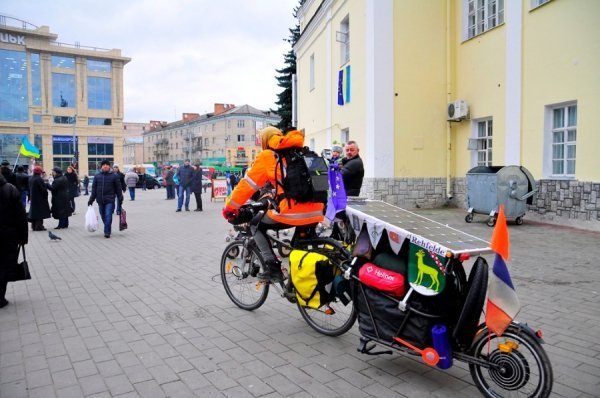Віче на луцькому Майдані. ФОТО