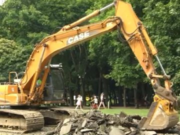 У Луцьку почали реконструкцію площі перед РАЦсом: коли планують завершити. ВІДЕО