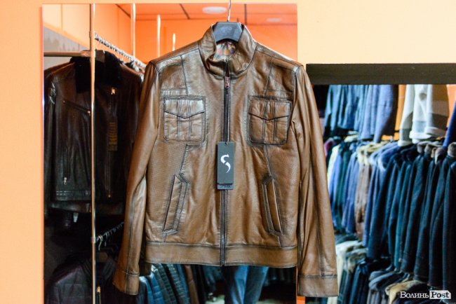 У магазині шкіри та хутра «Steel» у центрі Луцька пропонують шалені знижки*