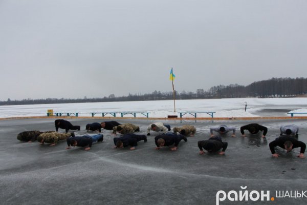 До патріотичного флешмобу долучилися шацькі бійці АТО